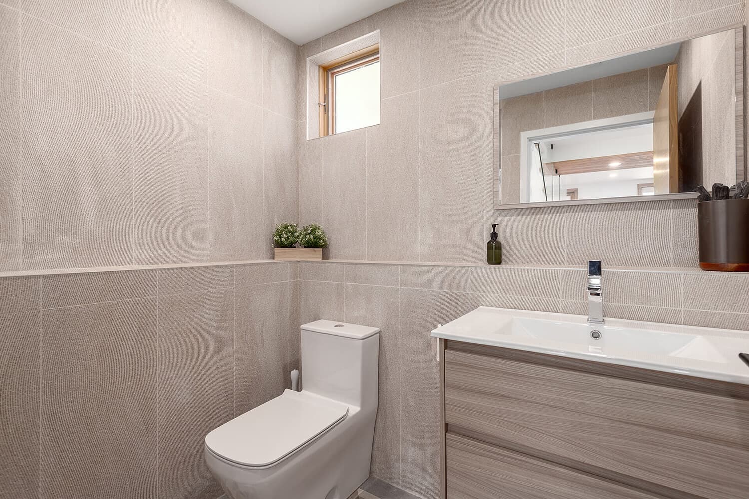 Fleming LWH Bathroom