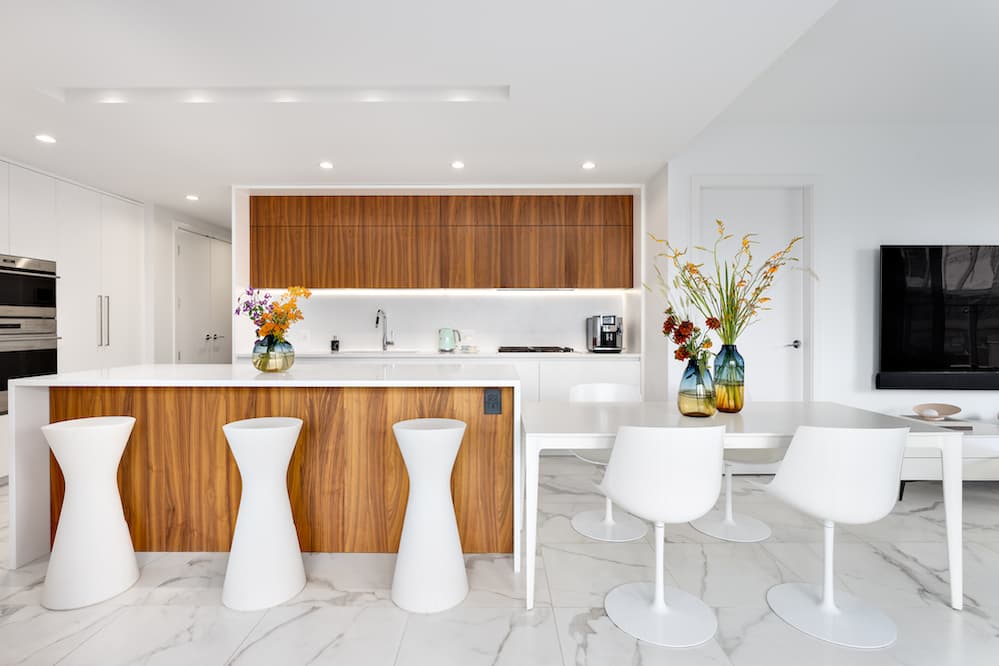 Llano 885 Cambie Web-16