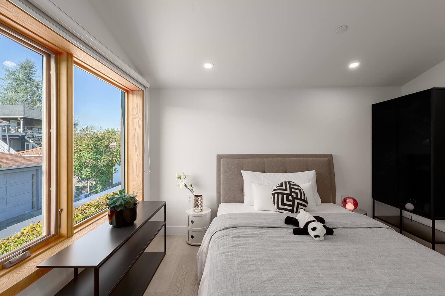 Fleming lwh Bedroom