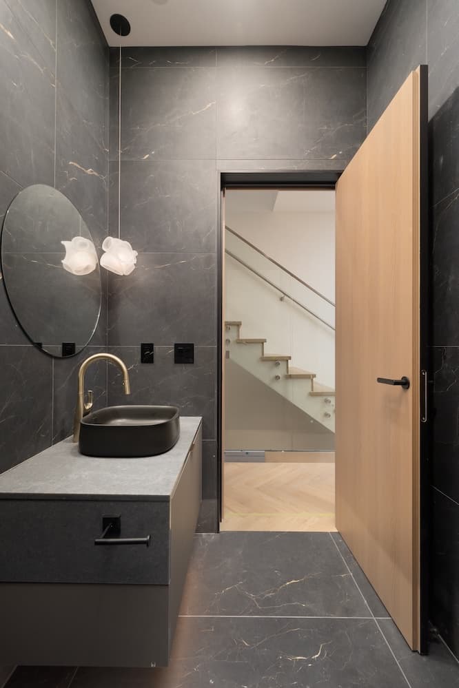Quebec House 7
