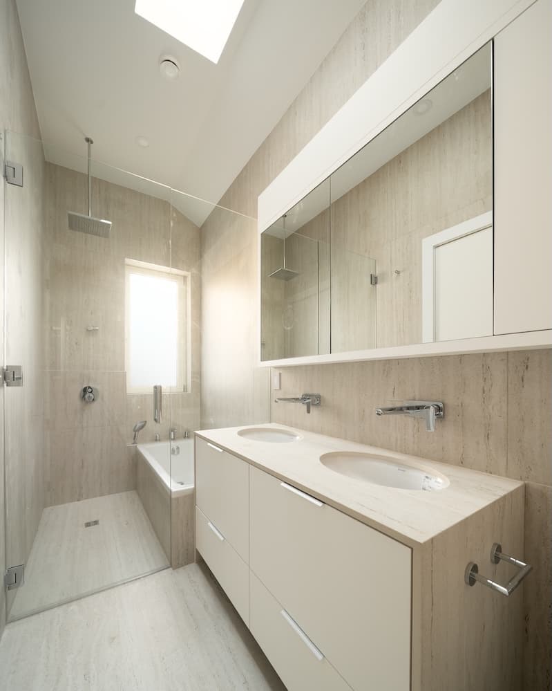 Quebec House 8