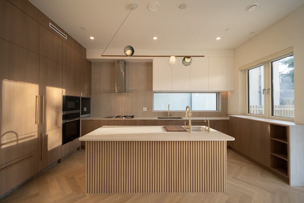 Quebec House 2