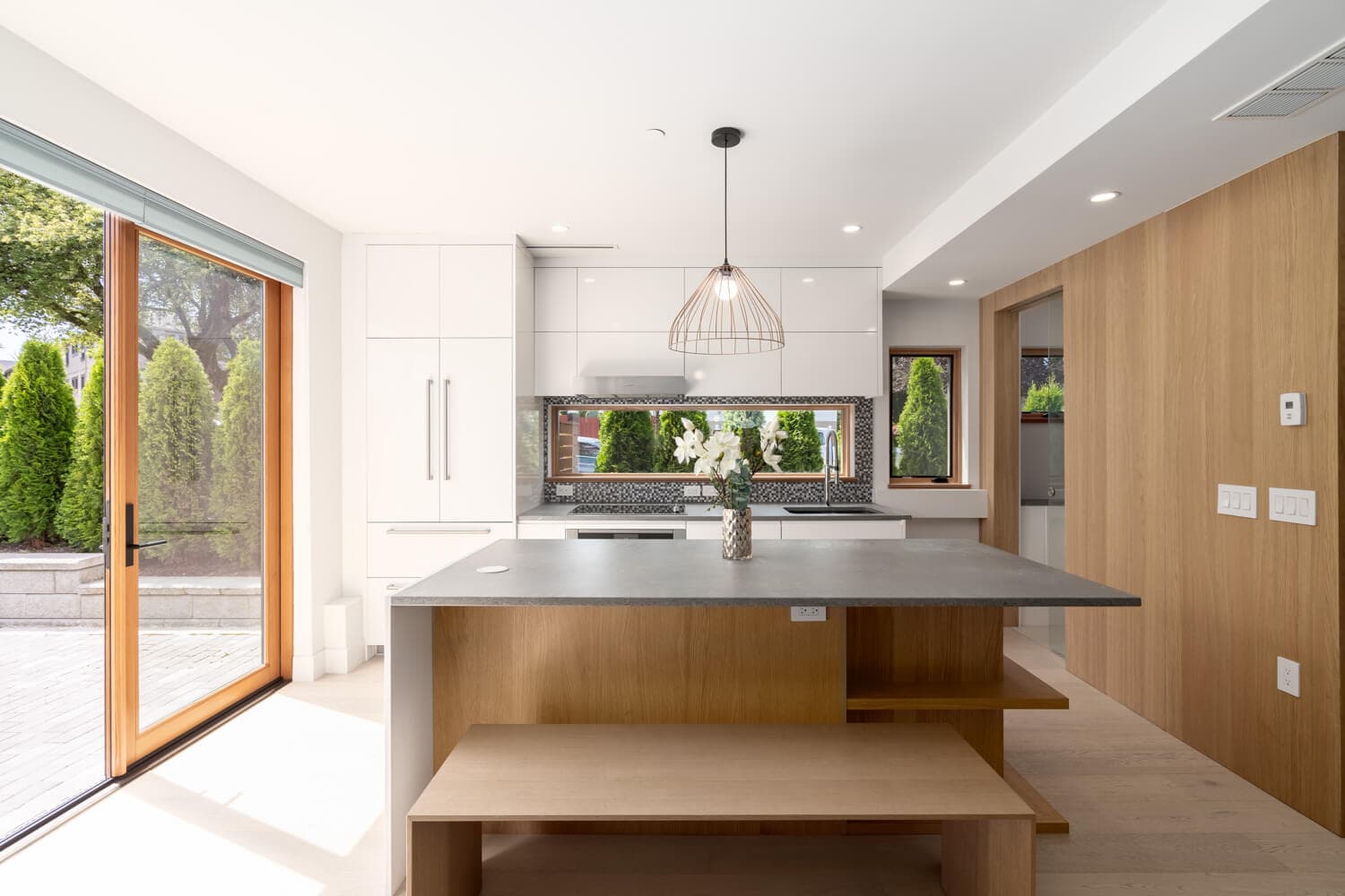 28 House Kitchen2